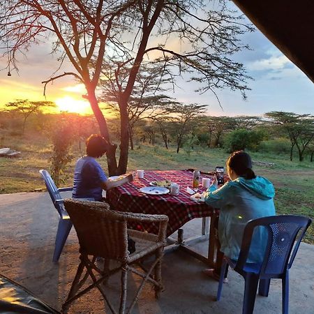 Maasai Mara Safari Camp In Kenya Bed & Breakfast Sekenani ภายนอก รูปภาพ